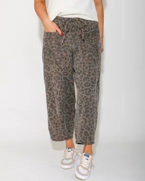 3rd Round (Pre-SALE) Leopard Print Mid-Waist Barrel Pants