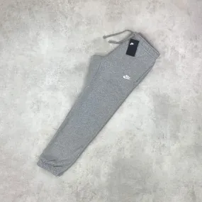 Nike Club Fleece Cuffed Joggers Grey