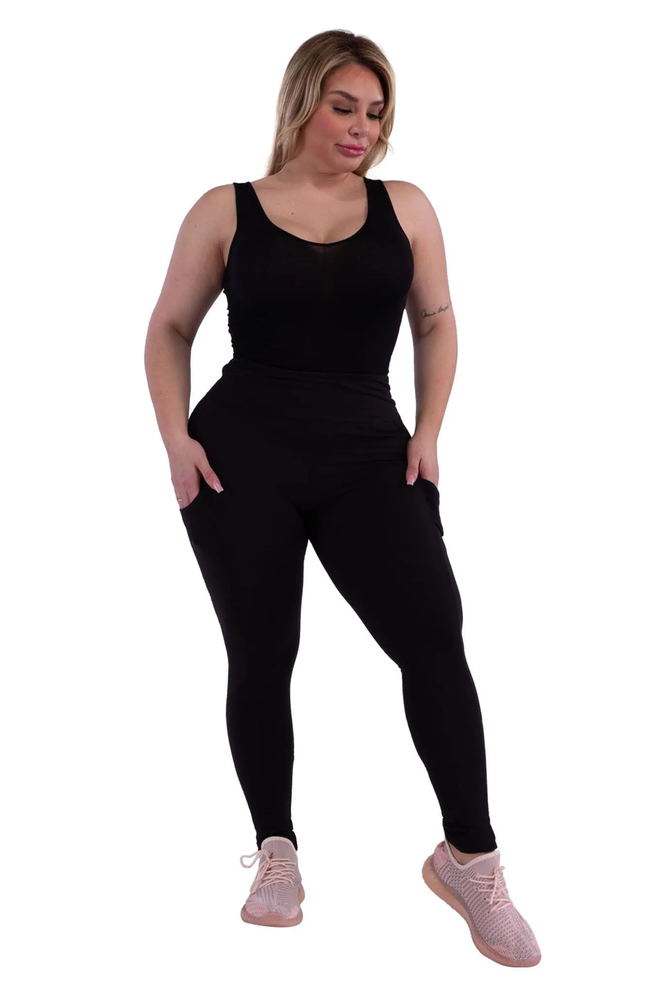 Plus Size Solid Fleece Lined Sports Leggings With Side Pockets - Black